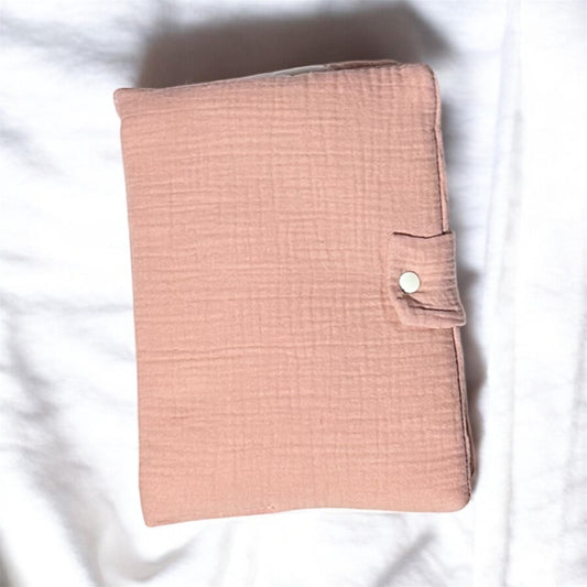 Protège carnet de santé.